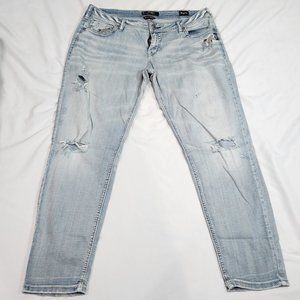 COPY - Silver Jean Co. Light Wash Distressed Super Stretch Boyfriend Jeans 34/29